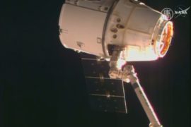 Космический корабль SpaceX Dragon вернулся на Землю