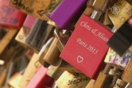 «Замки любви» попадают под запрет в Париже