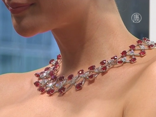 Ожерелье с рубинами продано за рекордные $13 млн