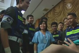 Дорожную полицию Бангкока учат принимать роды