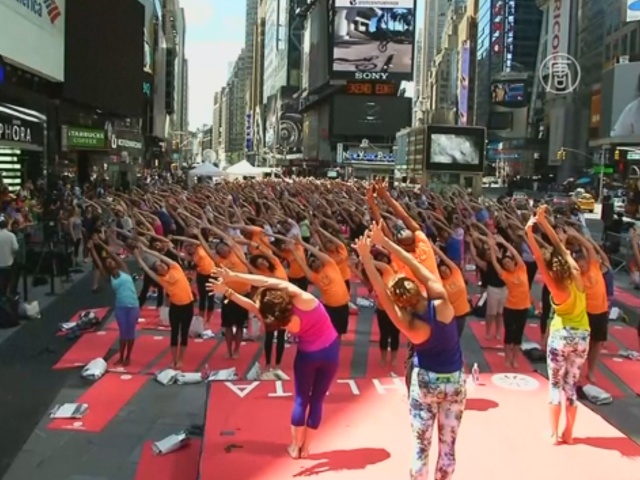 Генсек ООН поддержал празднование Дня йоги