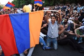 Ереван: протесты превратились в сидячую забастовку
