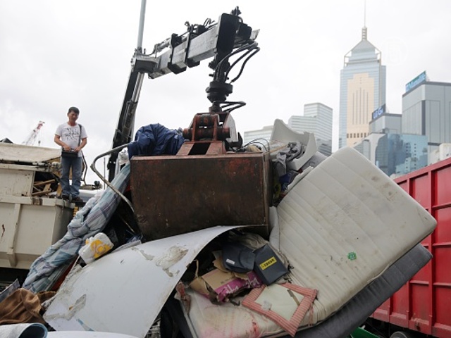 Гонконг: убрали последние палатки протестующих