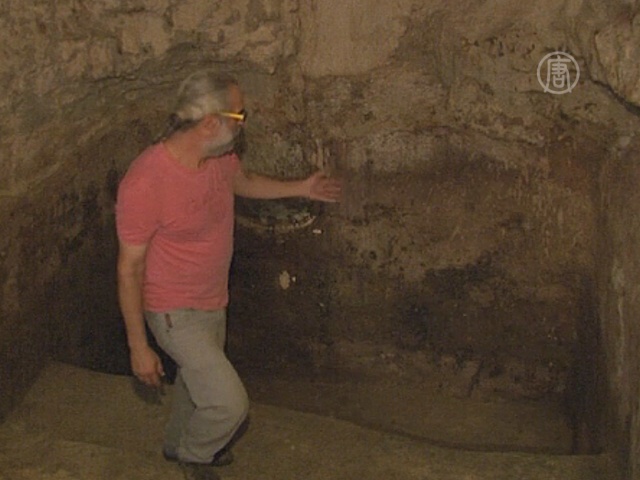 2000-летнюю ванну нашли под домом