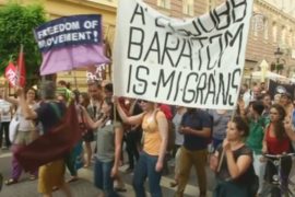 Венгры протестуют против ограждения на границе