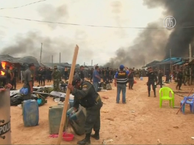 В Перу уничтожают лагеря золотодобытчиков