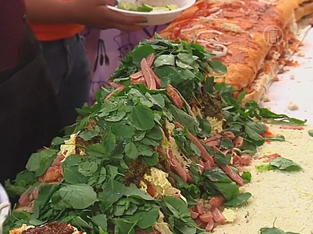 65-метровый сэндвич приготовили в Мексике