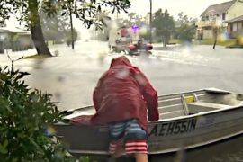 Наводнение в Австралии: дороги превратились в реки