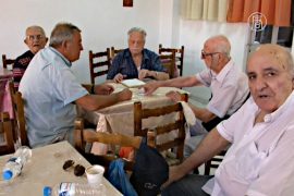 Пенсионеры Греции не хотят голосовать за Ципраса