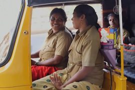 В Индии за руль такси садятся женщины