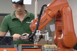 Рабочих в Китае заменяют роботами