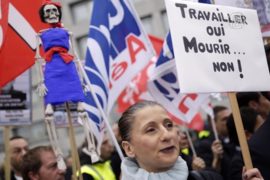 На менеджеров Air France напали протестующие