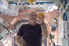 Видео: экипаж устроил «цирк» на борту МКС