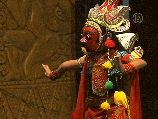 В Индонезии стараются сохранить танец в масках