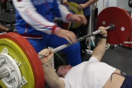 Пауэрлифтинг: как тренируются паралимпийцы?