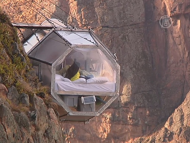 Перу: стеклянные «люксы» на отвесной скале