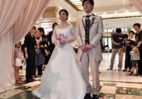 Япония: девичьи фамилии в браке не разрешили