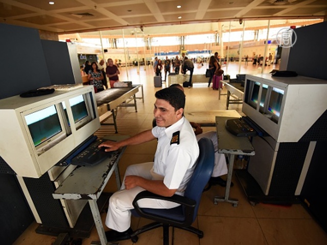 В египетских аэропортах усилят меры безопасности В египетских аэропортах усилят меры безопасности