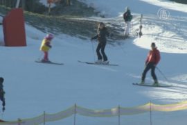 На лыжных курортах в Альпах не хватает снега