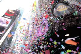 Новогоднее конфетти испытали на Таймс-сквер
