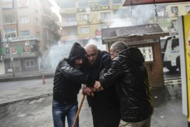 Мирные жители страдают из-за боёв в Турции