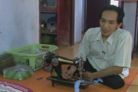 Индонезия: инвалидов учат шить и трудоустраивают