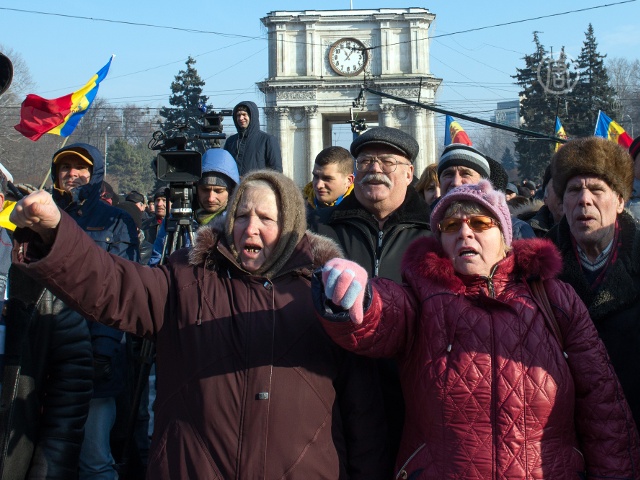 Молдова: протестующие перекрыли въезд в Кишинёв