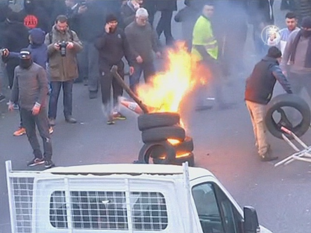 Во Франции таксисты протестовали против Uber