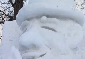 Снежные скульптуры снова представили в Саппоро