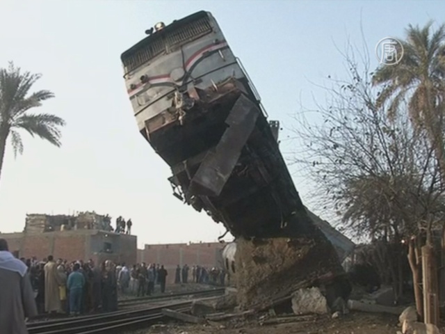 Пассажирский поезд сошел с рельсов под Каиром