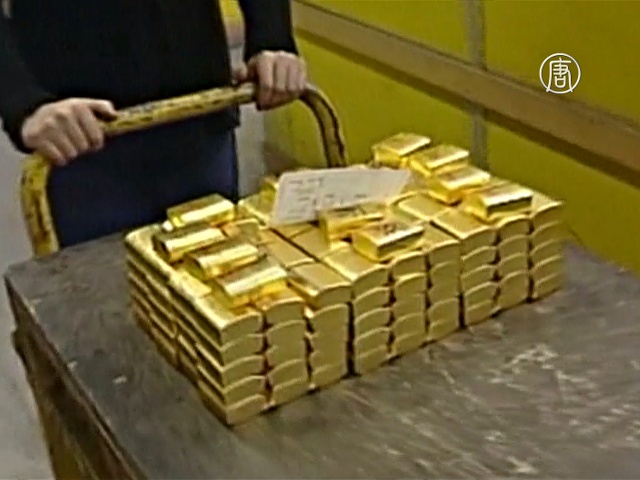 Мировая цена на золото поднимается