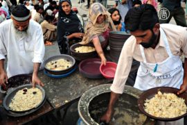 Вкусно и поздно поесть любят в Пакистане