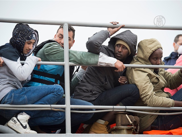 Ещё больше мигрантов хлынуло в Грецию