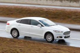 Испытания автомобилей на гоночных трассах