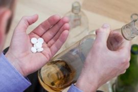 Алкоголизм у женщин тоже лечится