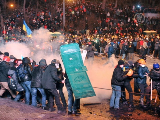Столкновения в Киеве продолжались всю ночь